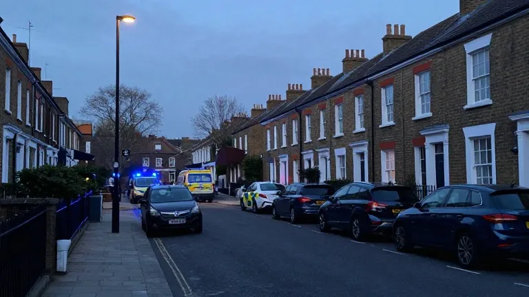 Anthony Lloyd escapes Lewisham clinic, triggering London-wide search